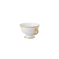 Biała porcelanowa filiżanka niska 0,18 l z kolekcji Ćmielów Alaska Circus Green. Naczynie zdobi złoty rant, delikatny wzór w kratkę oraz złocone, ozdobne ucho.