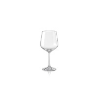Kieliszek do wina Burgund 570 ml z serii Sandra marki Bohemia. Przezroczyste, szklane naczynie o klasycznym, zaokrąglonym kształcie na smukłej nóżce, widok
