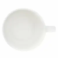 Biała filiżanka 200 ml Sense marki Verlo o minimalistycznym designie. Widok z góry prezentuje okrągłe wnętrze naczynia oraz wystający z prawej strony uchwyt.