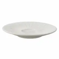 Biały spodek Verlo Sense o średnicy 12 cm z delikatnym, promienistym żłobkowaniem na powierzchni. Widok z profilu prezentuje elegancki, minimalistyczny design.