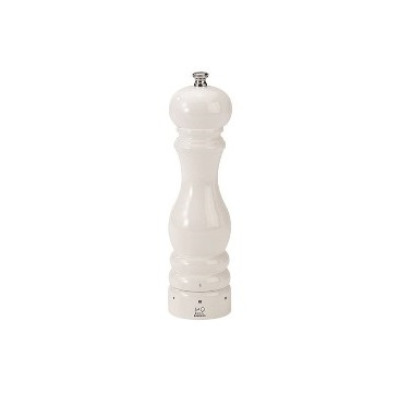 Biały młynek do pieprzu Peugeot Paris o wysokości 22 cm. Klasyczny, elegancki design z połyskiem, widoczne logo marki u podstawy urządzenia.