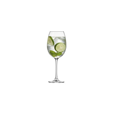 Kieliszek do wody Elite marki Krosno Glass o pojemności 530 ml wypełniony orzeźwiającym napojem z lodem, plastrami limonki i listkami mięty na białym tle.