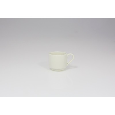 Filiżanka sztaplowana do espresso 0,09 l marki RAK Porcelain z serii BANQUET. Białe, minimalistyczne naczynie z porcelany o gładkiej powierzchni, widok z boku.