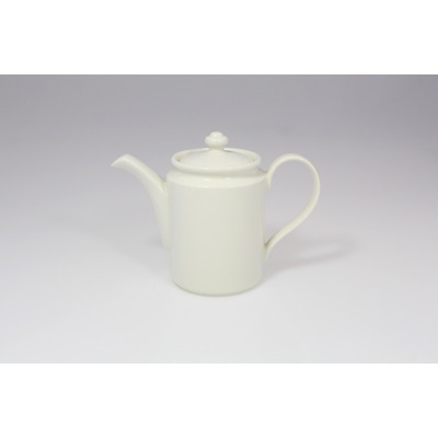 Biały porcelanowy imbryk z pokrywką marki RAK Porcelain o pojemności 700 ml z serii BANQUET. Klasyczny, minimalistyczny czajnik o gładkiej powierzchni na