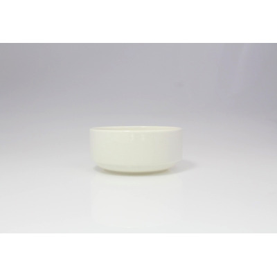 Biała misa sztaplowana 14 cm marki RAK Porcelain z serii BANQUET. Prosta, minimalistyczna salaterka o gładkiej powierzchni, ukazana w ujęciu na wprost.