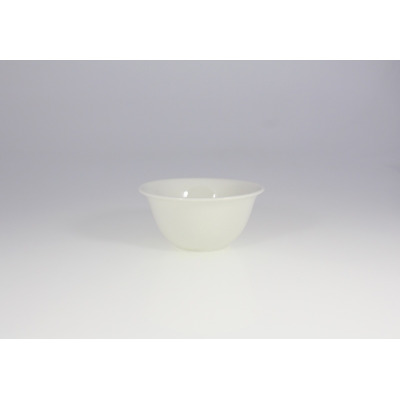 Biała misa Banquet marki RAK Porcelain o średnicy 14 cm. Klasyczna salaterka o gładkiej powierzchni i minimalistycznym designie, widoczna w ujęciu frontalnym.
