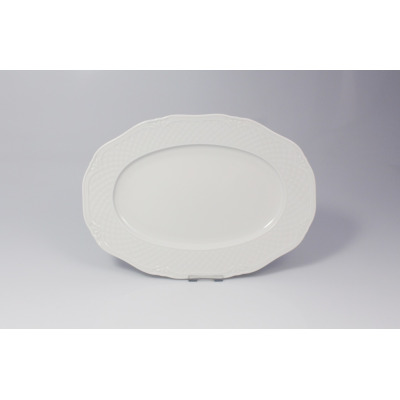 Biały, owalny półmisek porcelanowy Lubiana Afrodyta o średnicy 28 cm. Naczynie posiada elegancki, tłoczony wzór kratki na szerokim kołnierzu i delikatne