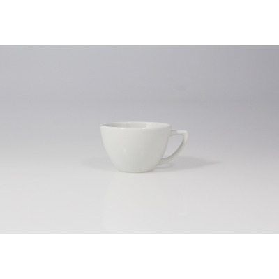 Biała porcelanowa filiżanka CLASSIC marki Lubiana o pojemności 0,20 l. Klasyczne naczynie o gładkiej powierzchni, widoczne z profilu na jasnym tle.