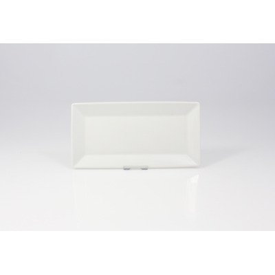 Biały, prostokątny półmisek Lubiana CLASSIC o wymiarach 22x11 cm. Minimalistyczna porcelana o gładkiej powierzchni, zaprezentowana w ujęciu frontalnym na