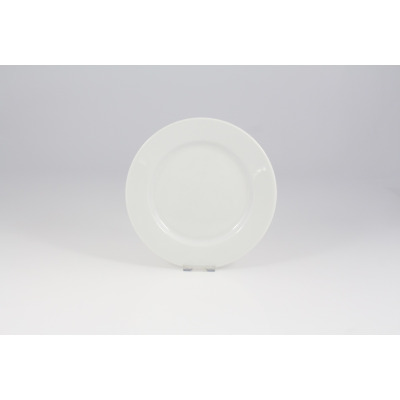Biały talerz deserowy 19 cm z kolekcji Kaszub marki Lubiana. Klasyczna porcelana o gładkiej powierzchni i minimalistycznym designie, widok z góry na wprost.