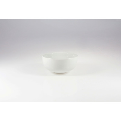 Biała porcelanowa miska Lubiana CLASSIC o średnicy 12 cm. Klasyczna salaterka o gładkiej powierzchni i minimalistycznym designie, widoczna w ujęciu na wprost.