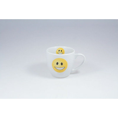 Biały porcelanowy kubek 300 ml 4067B BILL marki Lubiana z nadrukiem żółtej uśmiechniętej buźki na zewnątrz oraz mniejszą ikoną uśmiechu na wewnętrznej ściance.