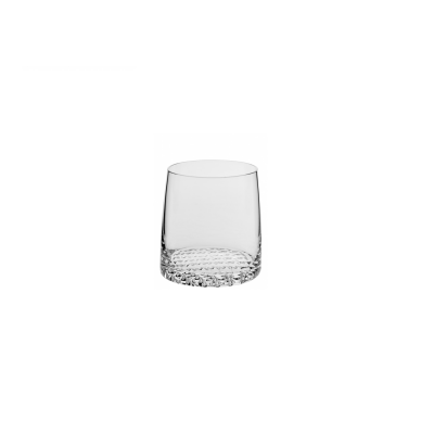 Szklanka do whisky Fjord marki Krosno Glass o pojemności 300 ml. Przezroczyste szkło o lekko zwężającym się ku górze kształcie z ozdobnym, fakturowanym dnem.