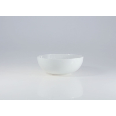 Biała porcelanowa miska 20 cm z serii VENUS marki Lubiana. Klasyczna salaterka o gładkiej powierzchni, ustawiona centralnie na jasnym tle, widok z profilu.