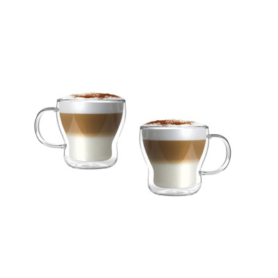 Dwie szklane filiżanki z podwójną ścianką Vialli Design BOLLA o pojemności 370 ml, wypełnione warstwowym latte z mleczną pianką i posypką cynamonową na