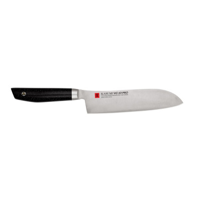 Nóż Santoku Kasumi VG10 o długości 18 cm z kutym ostrzem ze stali wysokowęglowej oraz czarną, nakrapianą rękojeścią. Widoczny profil ostrza z napisem KASUMI