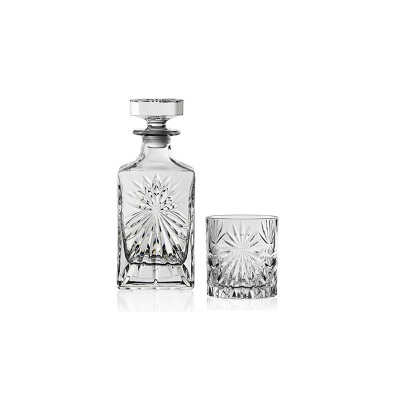 Kryształowa karafka i szklanka z kompletu do whisky Fiore marki Bohemia. Przezroczyste szkło z ozdobnym, szlifowanym wzorem promienistych gwiazd na gładkim tle.