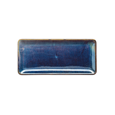 Prostokątny półmisek Verlo DEEP BLUE o wymiarach 30,5 x 14 cm. Ceramiczne naczynie w głębokim, granatowym odcieniu z subtelnymi, jasnymi kropkami i brązowym