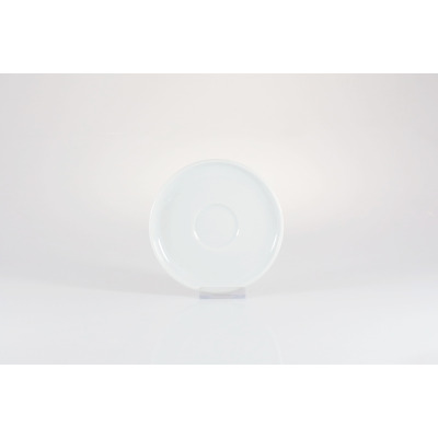 Biały porcelanowy spodek 12 cm Ankara marki Lubiana. Naczynie o klasycznym, minimalistycznym designie z wyraźnym wgłębieniem na filiżankę, widok z góry.