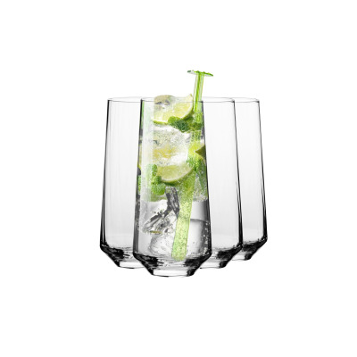 Zestaw czterech przezroczystych szklanek do drinków Krosno Glass Shake N°5 GIN&TONIC. Jedna szklanka wypełniona lodem, limonką i miętą z zielonym mieszadełkiem.