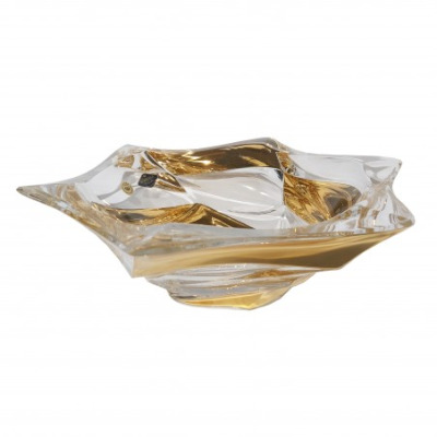 Misa kryształowa Bohemia Flamenco Belt Gold o średnicy 33 cm. Luksusowa owocarka z przezroczystego szkła z efektownym, złotym zdobieniem i nieregularnym rantem.