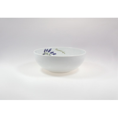 Biała porcelanowa salaterka Lubiana o średnicy 20 cm z serii Lawenda. Miska ozdobiona motywem kwiatów lawendy oraz napisem Lavandula Spica, widok z profilu.