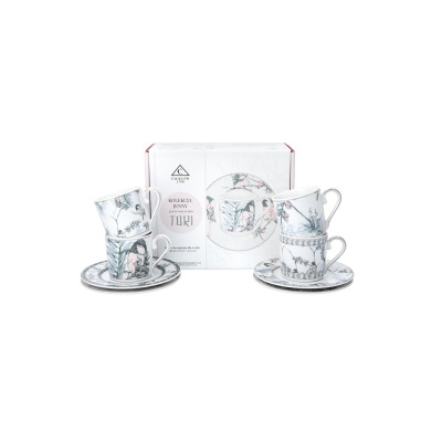 Zestaw filiżanek 100 ml dla 4 osób Ćmielów Jenny Tori. Cztery porcelanowe filiżanki ze spodkami ozdobione motywem ptaków i roślin, ustawione przed opakowaniem.