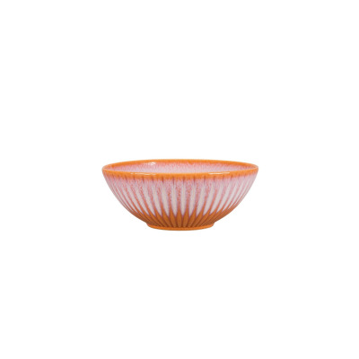 Salaterka 17 cm Stoneware S011T Blush Daisy marki Lubiana. Ceramiczne naczynie o zaokrąglonym kształcie z pionowym, żłobionym wzorem w odcieniach różu i