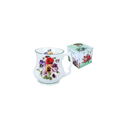 Porcelanowy Kubek Babuni Carmani 380 ml z motywem bratków obok ozdobnego pudełka z napisem Grandmother's Mug. Widok z boku na kwiatowy wzór i profil naczynia.