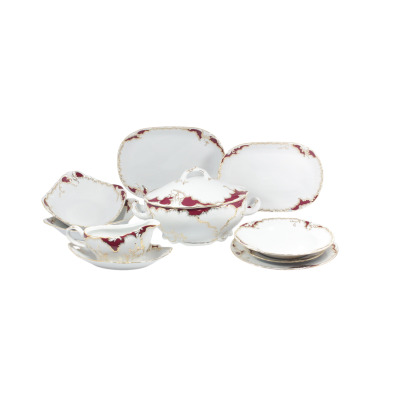 Serwis obiadowy Ćmielów 0040 ROCOCO dla 6 osób. Biała porcelana z bordowymi zdobieniami i złoceniami, obejmująca wazę, sosjerkę, półmiski oraz talerze w stylu