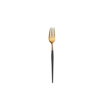 Widelec stołowy Amefa 1114DU Soprano z błyszczącą, złotą częścią roboczą oraz elegancką, matową czarną rękojeścią. Widok z przodu na tle białym.