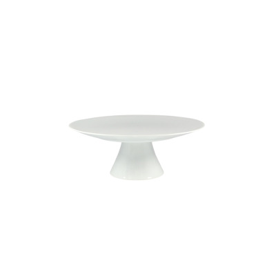 Biała patera na nodze BASE marki Bogucice o średnicy 27,5 cm. Minimalistyczne naczynie z gładkiej porcelany o szerokim, płaskim talerzu i stabilnej podstawie.