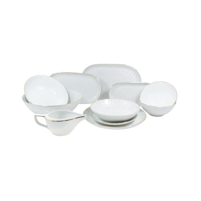 Serwis obiadowy Chodzież H143 CITY dla 12 osób. Zestaw 44 części z białej porcelany ze złotym rantem i delikatnym roślinnym tłoczeniem, widoczne naczynia w