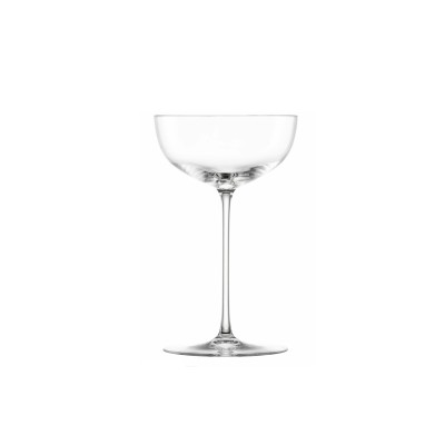 Kieliszek do koktajli Rooftop marki Schott Zwiesel o pojemności 246 ml. Eleganckie, przezroczyste szkło o szerokiej czaszy na wysokiej, smukłej nóżce.