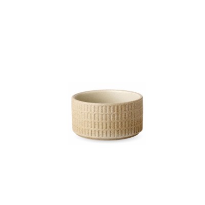Jasnoszary ramekin Verlo Zen o pojemności 140 ml. Naczynie z kamionki o cylindrycznym kształcie z dekoracyjnym, pionowym żłobkowaniem na zewnętrznej ściance.